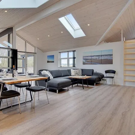 Amitola - 700m From The Sea By Interhome Semesterbostad